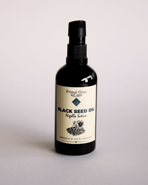 Laurierolie met laurierbladeren als natuurlijk ingrediënt voor huidverzorging.